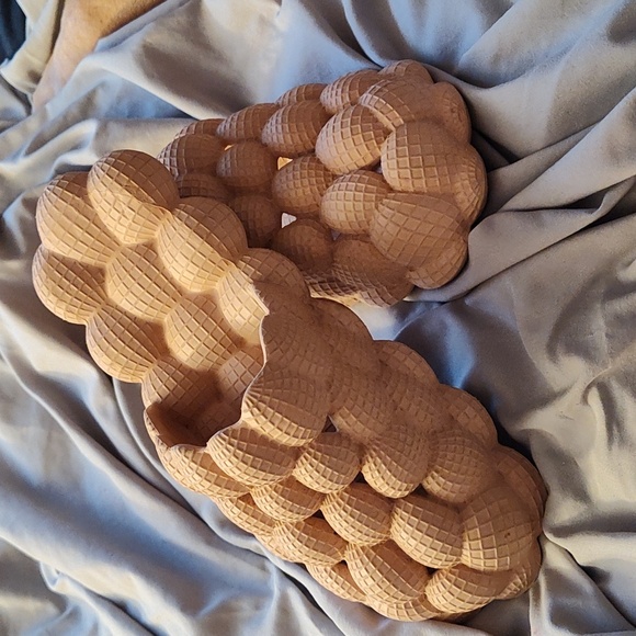 FASHION NOVA WOMEN'S SLIDES SIZE 10 - Picture 2 of 8